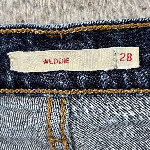 Levis Premium Wedgie Jeans Womens 28 Button Fly Mid Rise Denim Dark Wash - Picture 3 of 11